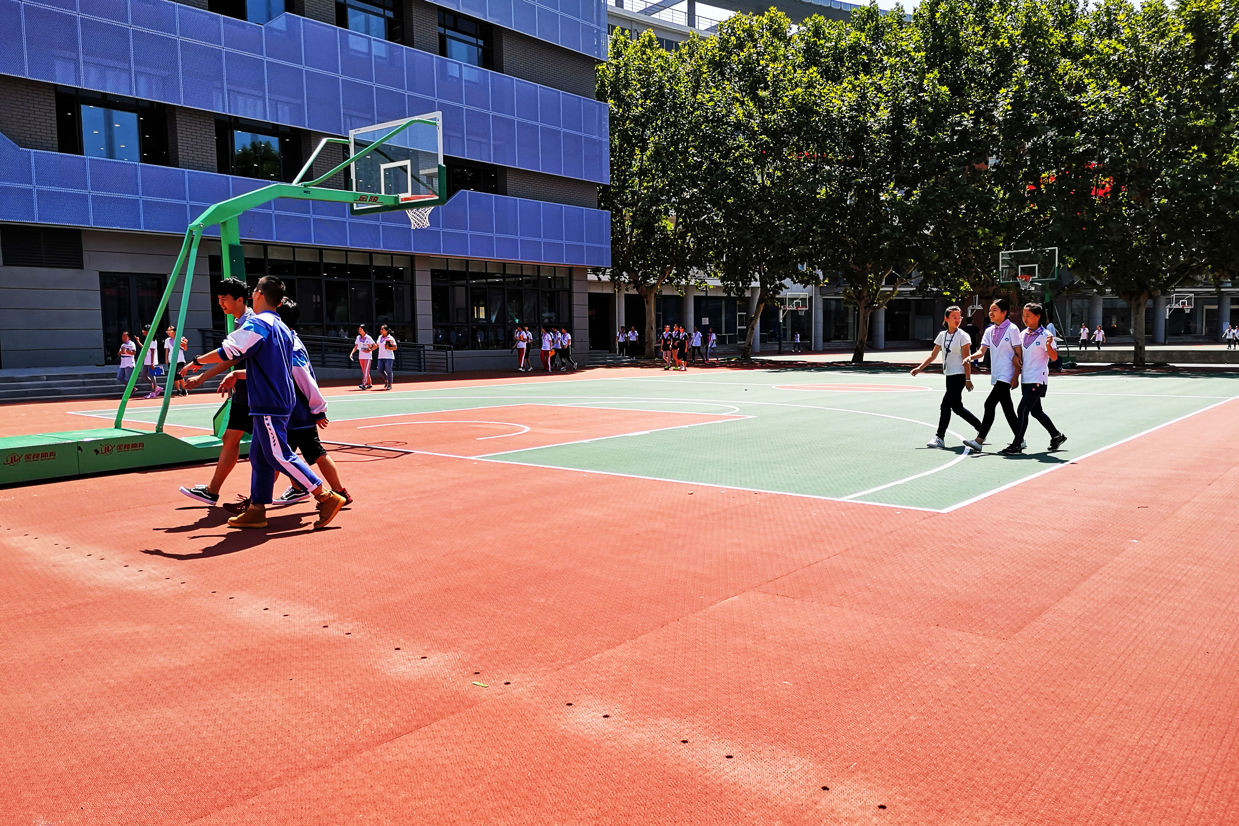 南京金陵中学河西分校小学部篮球场